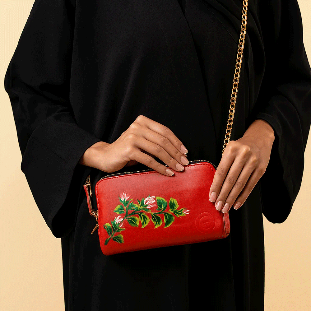 شنط جلد طبيعي حمراء